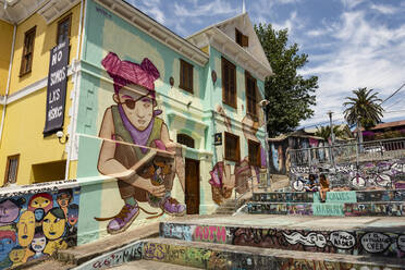 Straßenkunst in der Altstadt oberhalb der Ascensor-Seilbahn, Valparaiso, Chile, Südamerika - RHPLF16024