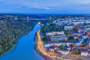 Clifton-Hängebrücke, die den Fluss Avon überspannt und Clifton und Leigh Woods verbindet, Bristol, England, Vereinigtes Königreich, Europa - RHPLF16040