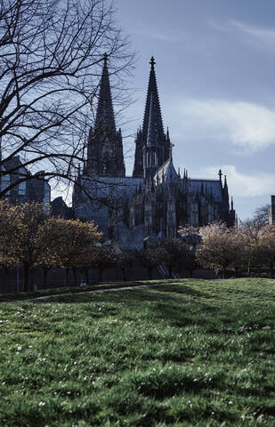 Germany, North Rhine-Westphalia, Cologne, Cologne Cathedral in autumn stock photo