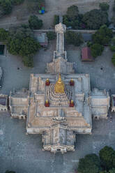 Myanmar, Mandalay-Region, Bagan, Luftaufnahme des Ananda-Tempels - RUNF03885