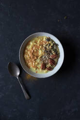 Oatmeal porridge with turmeric - ADSF02274