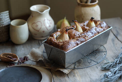 Frisch gebackener köstlicher Birnenkuchen - ADSF02470