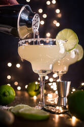 StartseiteZubereitung eines Margarita-Cocktails - ADSF02875