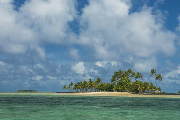 France, Wallis and Futuna, Clouds over sandy beach of Wallis island - RUNF04002