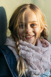 Blonde kid portrait - ADSF05364