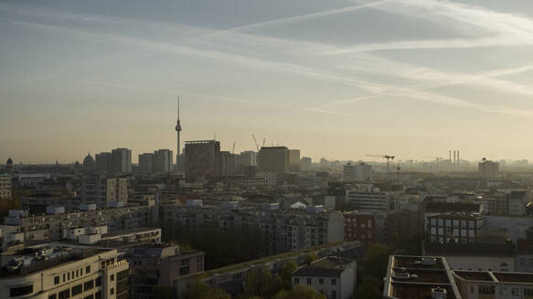 Stadtbild von Berlin und Fernsehturm, Deutschland - FSIF04793