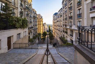 Die leeren Stufen des Montmartre in Paris, Frankreich - HSIF00797