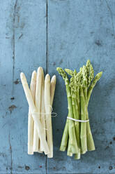 Bundles of white and green asparagus - ASF06645