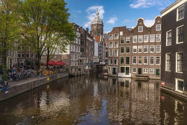 Niederlande, Nordholland, Amsterdam, Historische Häuser entlang der Gracht in Binnenstad - TAMF02645