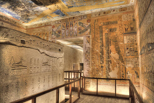 Sarkophag in Grabkammer, Grab von Ramses IV, KV2, Tal der Könige, UNESCO-Weltkulturerbe, Luxor, Theben, Ägypten, Nordafrika, Afrika - RHPLF16246