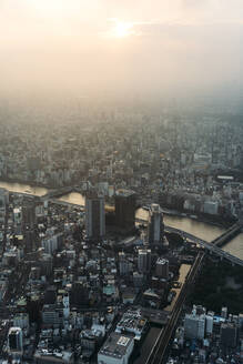 Japan, Tokio, Blick vom Tokyo Skytree bei Sonnenuntergang - EHF00654