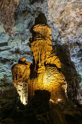 Vietnam, Quang Binh Province, Rock formations inside Phong Nha Cave - RUNF04019