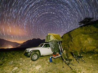 Zelten unter dem Sternenhimmel im Sultanat Oman, Naher Osten - RHPLF16331
