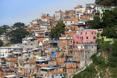 Copacabana-Viertel und das Favela-Slum Pavao Pavaozinho, Copacabana, Rio de Janeiro, Brasilien, Südamerika - RHPLF16357