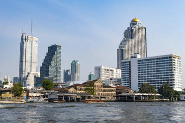 Skyline von Bangkok, Fluss Chao Phraya, Bangkok, Thailand, Südostasien, Asien - RHPLF16400