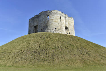 Clifford's Tower, York, Yorkshire, England, Vereinigtes Königreich, Europa - RHPLF16712