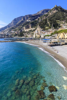 Das schöne Amalfi, Sonne und türkisblaues Meer, Costiera Amalfitana (Amalfiküste), UNESCO-Weltkulturerbe, Kampanien, Italien - RHPLF16825