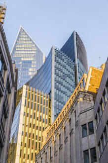 Architektur einschließlich des Scapel in der City of London, London, England, Vereinigtes Königreich, Europa - RHPLF16869