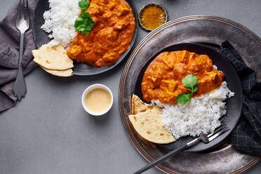 Paneer Tikka Masala serviert mit Basmatireis - CAVF87674