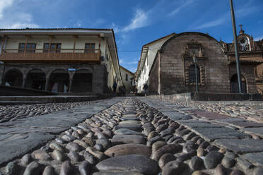 Nahaufnahme von Pflastersteinen auf der Plaza De Armas, Cusco, Peru, Südamerika - CAVF87726