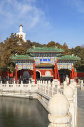 Weiße Dagoba im Beihai-Park, Peking, China, Asien - RHPLF16975