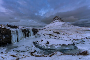 Kirkjufell am Abend, Halbinsel Snaefellsnes, Island - TOVF00215