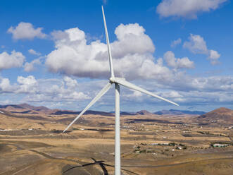 Moderne Windmühlenfarm, Fuerteventura, Kanarische Inseln, Spanien, Atlantik, Europa - RHPLF17169