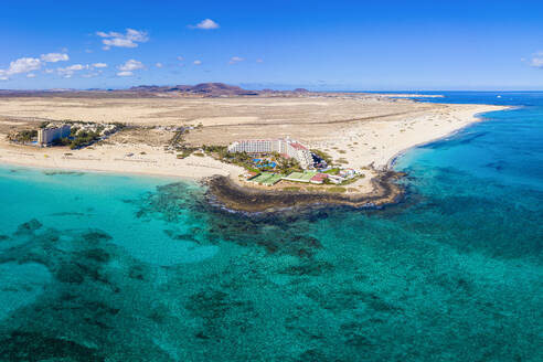 Parque Natural de Corralejo, Strand und Ferienort bei Corralejo, Fuerteventura, Kanarische Inseln, Spanien, Atlantik, Europa - RHPLF17174