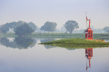 Kuria Ghat Mid River Temple, Lucknow, Uttar Pradesh, Indien, Asien - RHPLF17237