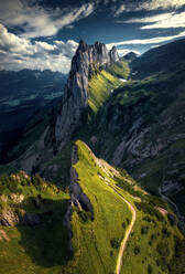 Luftaufnahme von Wanderweg, Berge, Saxer Lücke, Appenzell, Schweiz - AAEF09241