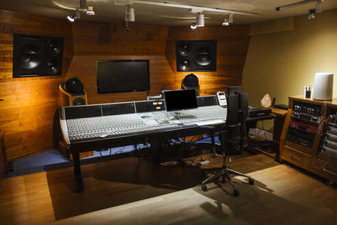 Recording studio - LJF01729