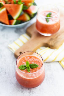 Wassermelonen-Smoothie im Glas - GIOF08662