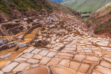 Piletten aus Salz in Cusco, Peru - CAVF88026
