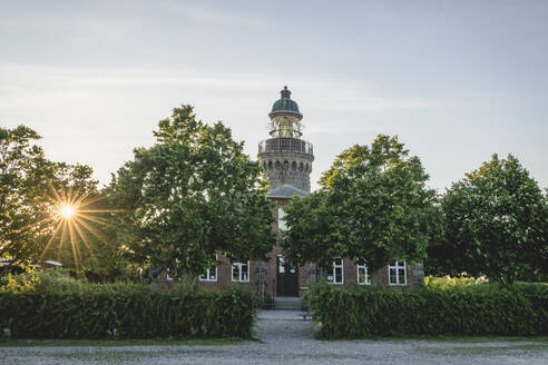 Dänemark, Region Süddänemark, Soby, Skjoldnaes Leuchtturm bei Sonnenuntergang - KEBF01587