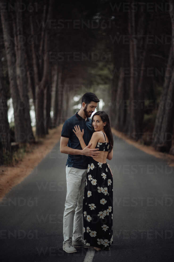 Most Popular and Cute Couple Poses for Your Amazing Love Story | Cute  couple poses, Couple posing, Poses