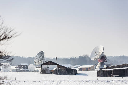 Bodenstation Raisting im Winter, Bayern, Deutschland - DHEF00304