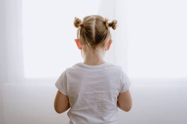 Back View of Little Girl Looking at Wall. Rear View Stock Image - Image of  child, casual: 243076533