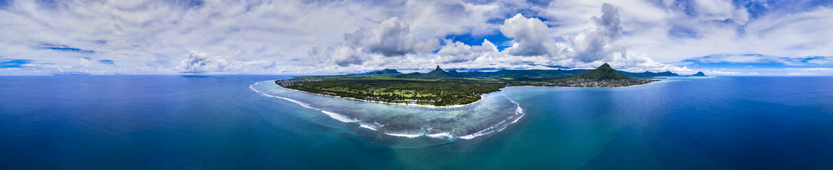 Mauritius, Schwarzer Fluss, Tamarin, Hubschrauberpanorama der Insel im Indischen Ozean im Sommer - AMF08402