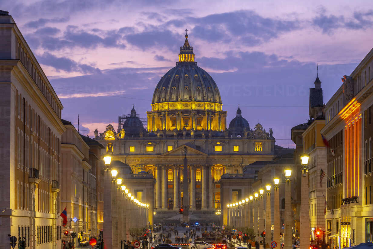 St. Peter's Basilica, UNESCO World Heritage Site, The Vatican, Rome, Lazio, Italy, Europe stock photo