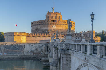 Engelsbrücke (Ponte Sant'Angelo) und Engelsburg (Castel Sant'Angelo), UNESCO-Weltkulturerbe, Rom, Latium, Italien, Europa - RHPLF17358