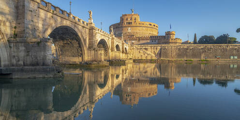 Engelsbrücke (Ponte Sant'Angelo) und Engelsburg (Castel Sant'Angelo), UNESCO-Weltkulturerbe, Rom, Latium, Italien, Europa - RHPLF17360