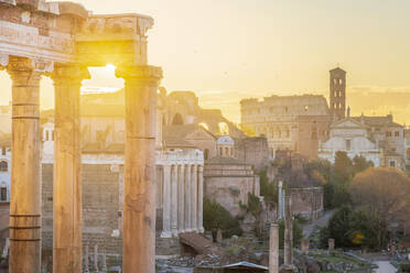 Forum bei Sonnenaufgang, UNESCO-Weltkulturerbe, Rom, Latium, Italien, Europa - RHPLF17366