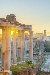 Forum bei Sonnenaufgang, UNESCO-Weltkulturerbe, Rom, Latium, Italien, Europa - RHPLF17367