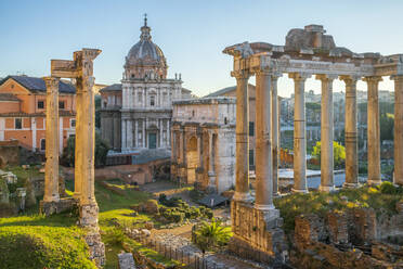 Forum bei Sonnenaufgang, UNESCO-Weltkulturerbe, Rom, Latium, Italien, Europa - RHPLF17372