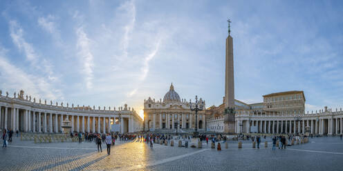 Petersplatz, Petersdom, UNESCO-Weltkulturerbe, Der Vatikan, Rom, Latium, Italien, Europa - RHPLF17450