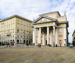 Italien, Friaul-Julisch Venetien, Triest, Piazza della Borsa und Palazzo Camera di Commercio - WWF05383