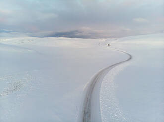 Straße im Winter, Finnmark, Norwegen - LOMF01200