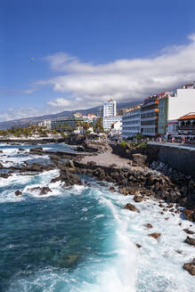 Spanien, Kanarische Inseln, Puerto de la Cruz, Playa San Telmo im Sommer - WWF05394