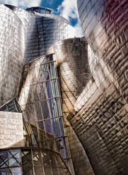 Guggenheim Bilbao Museum bei Tageslicht in Bilbao, Spanien - ADSF12827