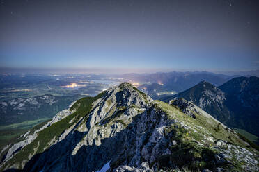 Österreich , Tirol, Gipfel des Brentenjochs in der Abenddämmerung - MALF00165